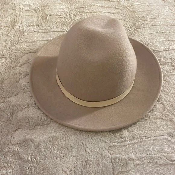 Club Monaco | Accessories | Club Monaco Wool Wide Rim Hat  display picture 3